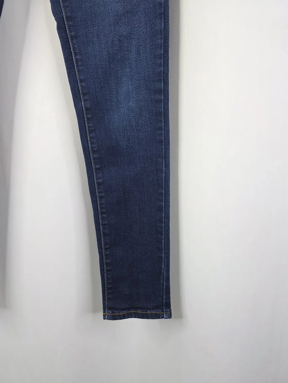 KanCan Jeans Women's Size 3/25 Mid Rise Jegging Jeans Stretchy Super Skinny Blue